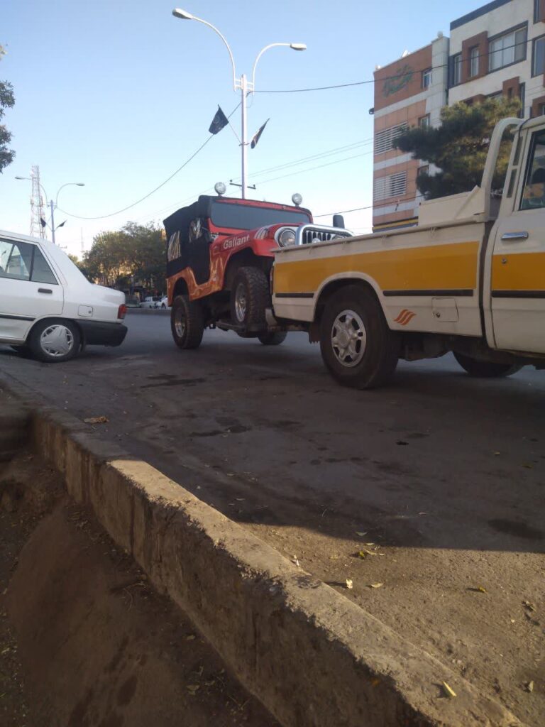 حمل خودرو با یدک کش در بم